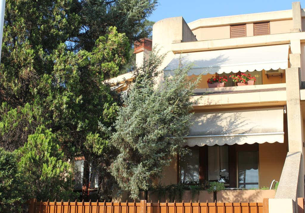La Tuia E Il Tasso Bed & Breakfast Cagliari Luaran gambar