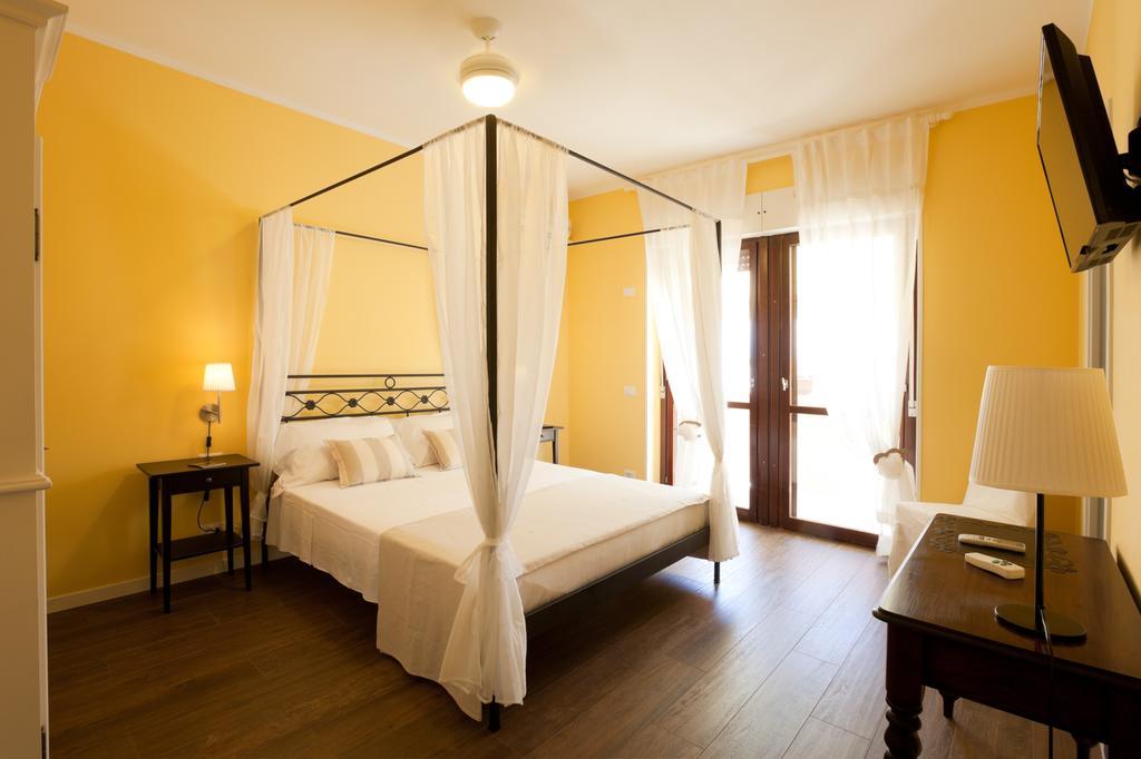 La Tuia E Il Tasso Bed & Breakfast Cagliari Bilik gambar